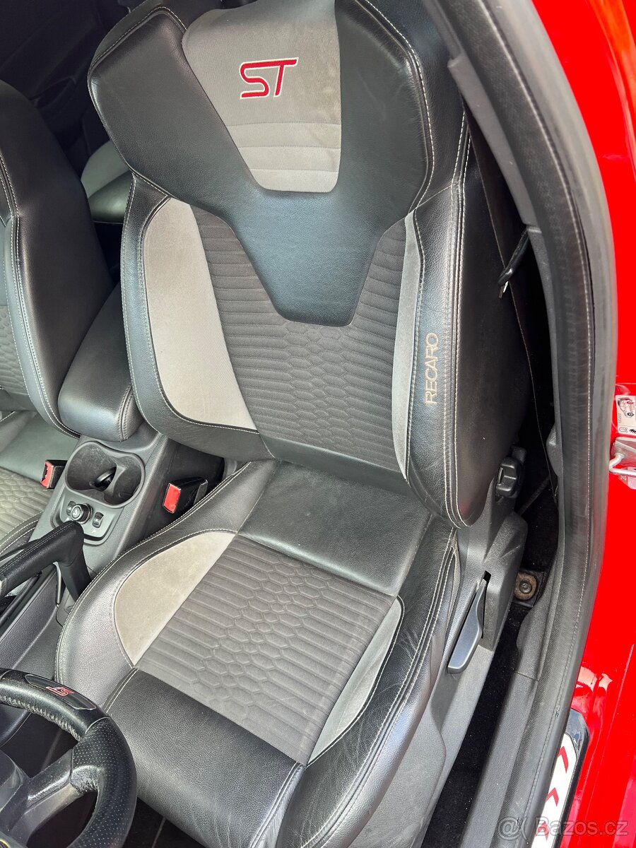 Ford Focus st 184 kW - 13
