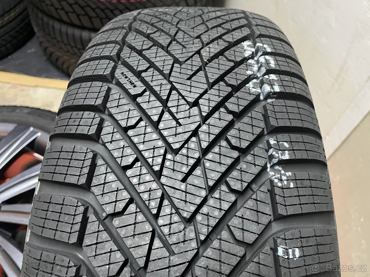 OCTAVIA 4 R18 NOVÁ ZIMNÍ SADA PERSEUS 225/45/18 95V 2024 - 13