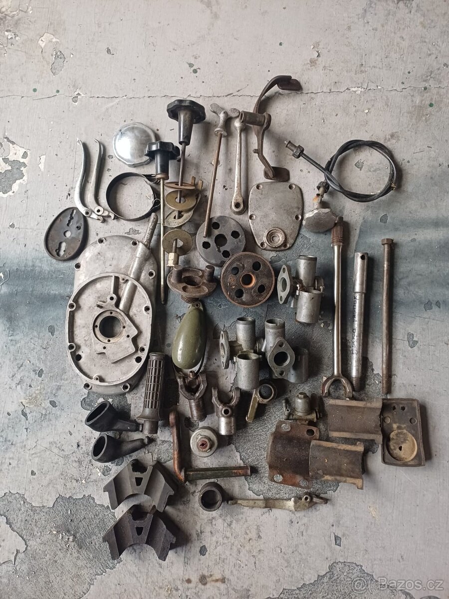 Prodám na motocykl M 72 různé náhradní d - 13