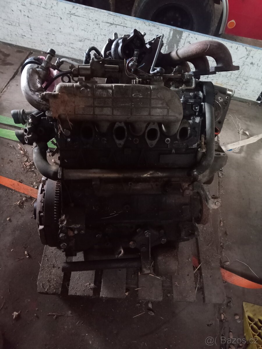 Motor 2.8 sofim Iveco - 13