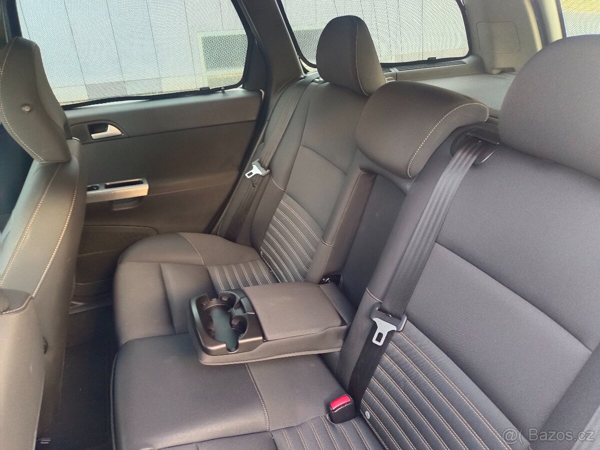Volvo V50 2.0D automat 2010 - 13
