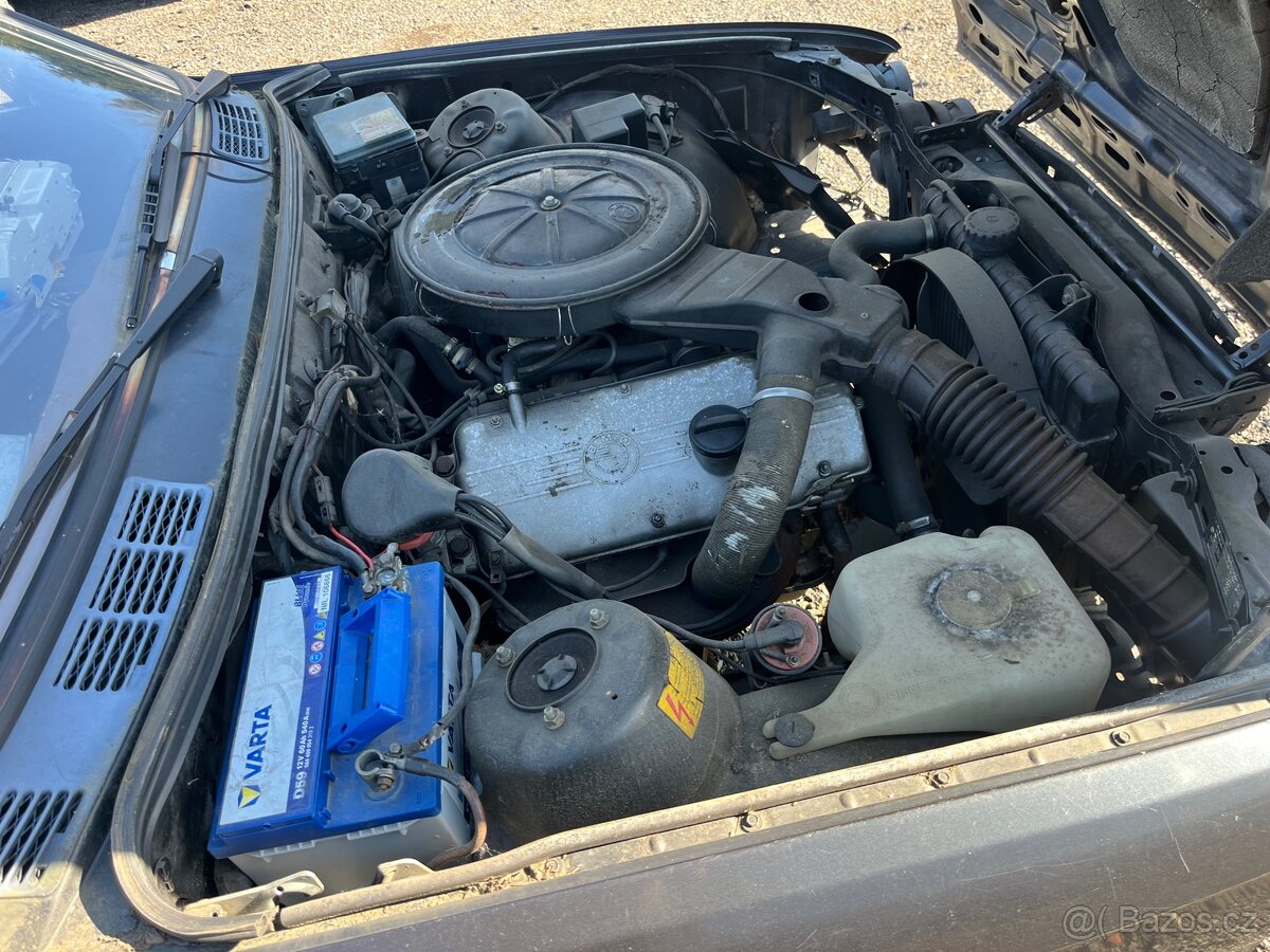 BMW E30 318i Coupe chromák - 13