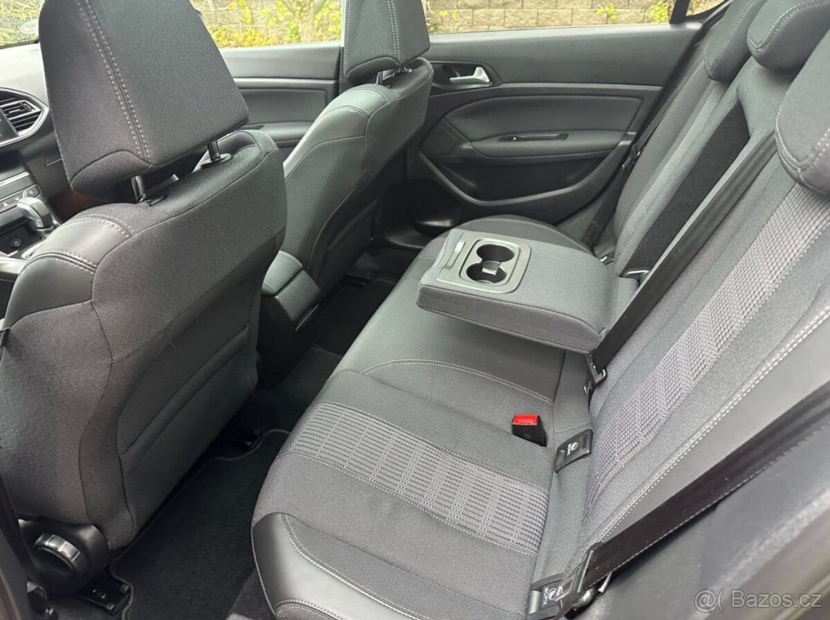Prodáme Peugeot 308 1.2T 96kw - 13