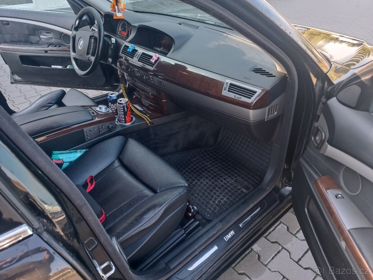 BMW 730 3.0D 160 kW Automat Rok 2004 - 13