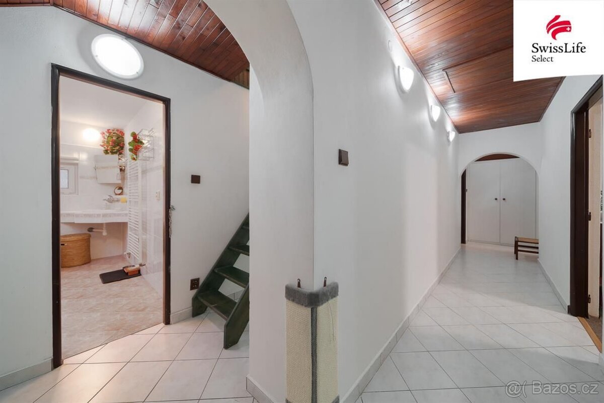 Prodej rodinného domu 200 m2, Jasenná - 13