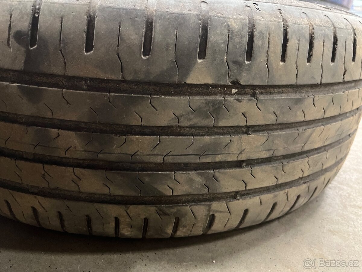 Pneu 235/60r18 - 13