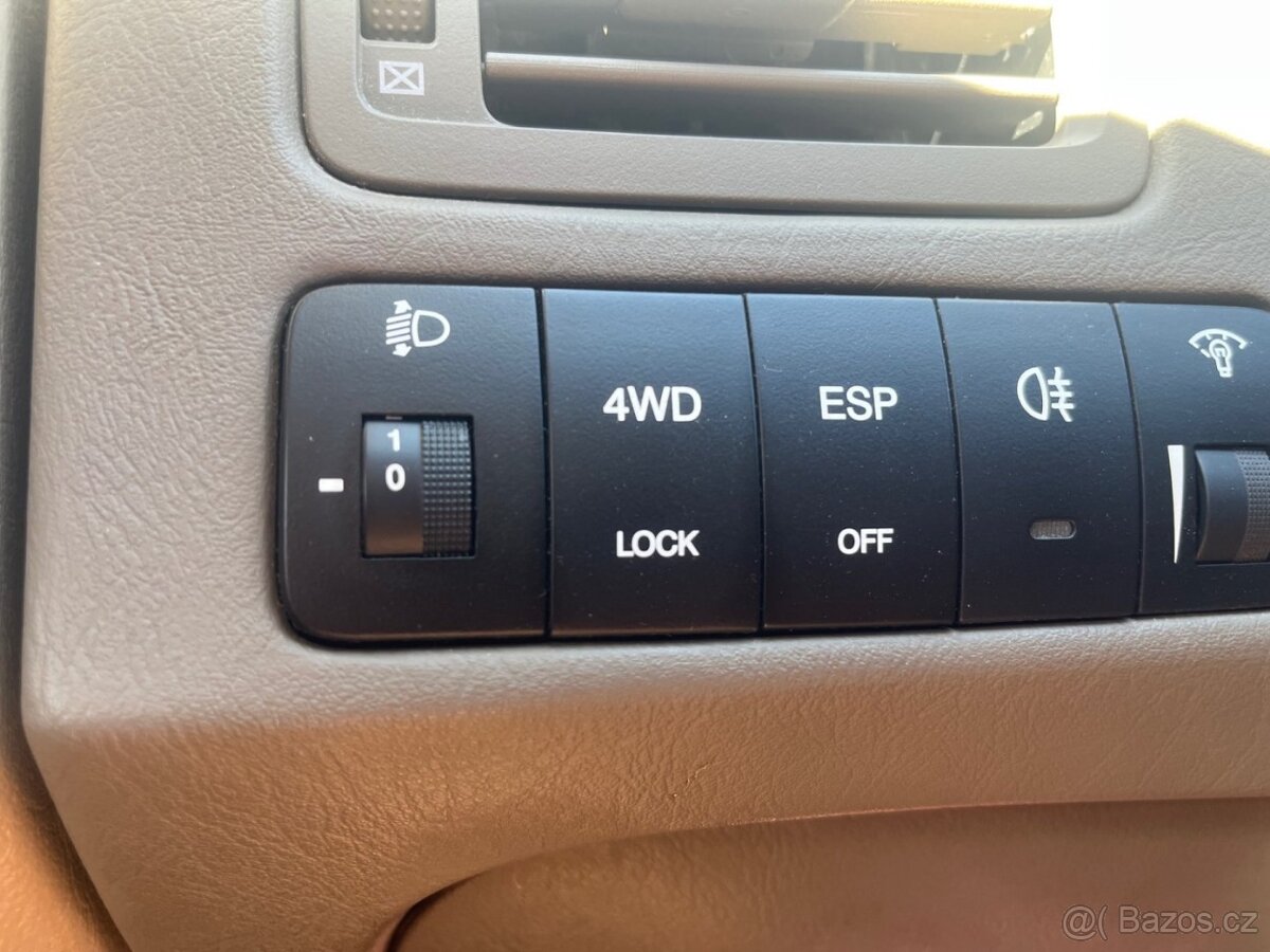 HYUNDAI TUCSON 2,0CRDi 4x4 1.MAJITEL - 13