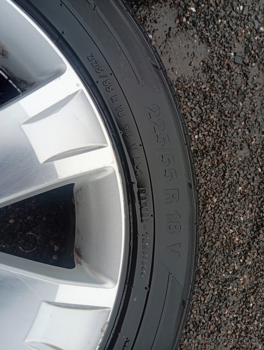 MITSUBISHI OUTLANDER ORIG. KOLA 18" S PNEU 225/55R18 - 13