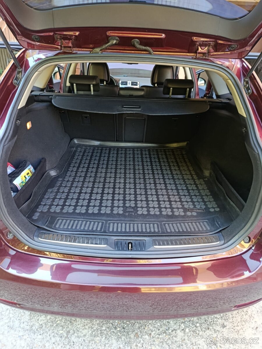 Prodám Toyota Avensis combi - 13
