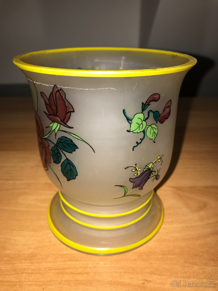 Sběratel nabízí staré skleněné vázy - 13