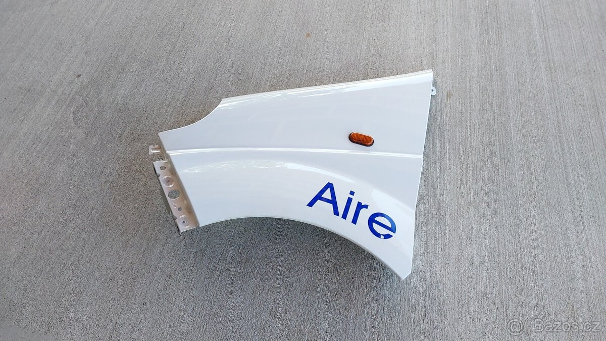 Renault Trafic – Blatníky přední bílé - 13