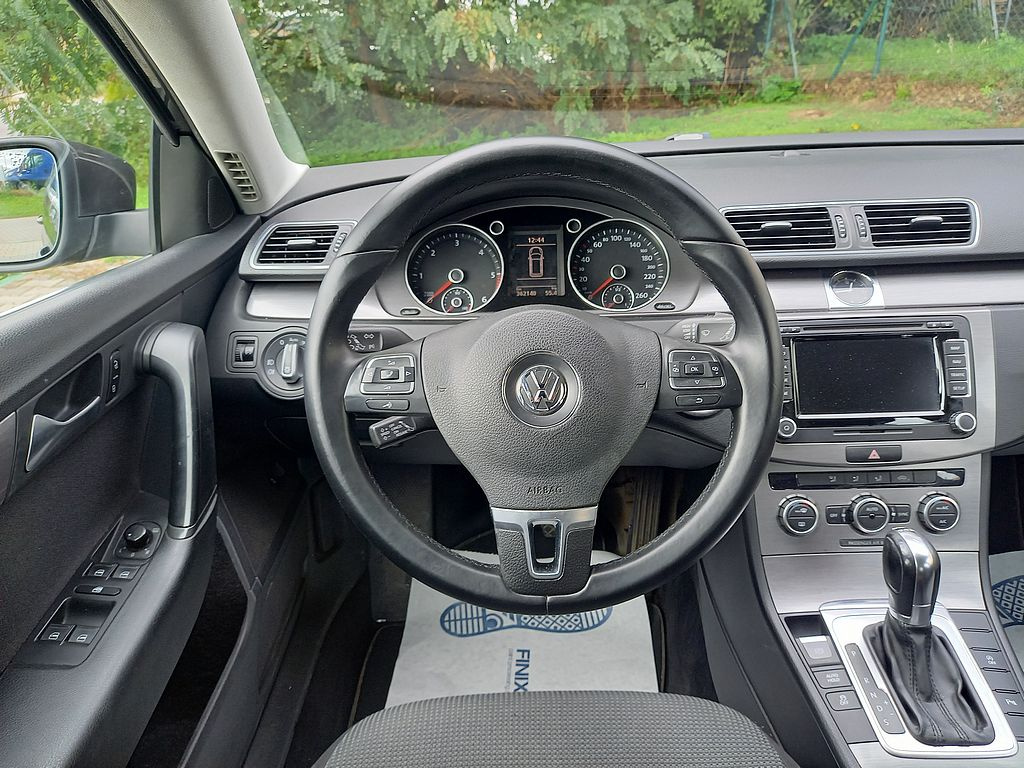 Volkswagen Passat 1.6 TDi-digiklima+alu.kola+Navi+ROZVODY - 13