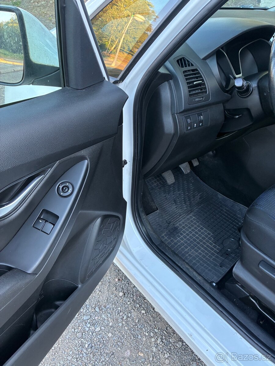 Hyundai IX20 1,6 provoz 2013 - 13