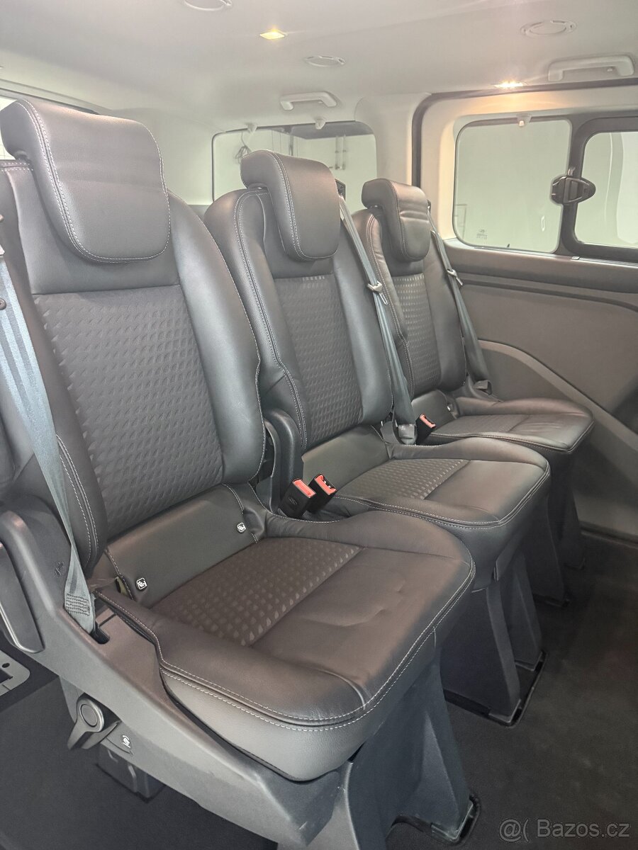 Ford Tourneo Custom - 13