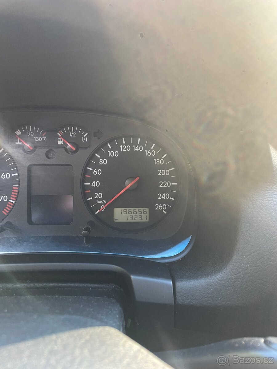 VW Golf 4 1.6 16V - 13