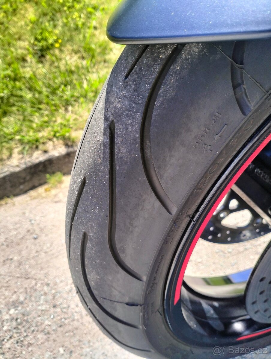 Suzuki GSR 750 ABS - 13