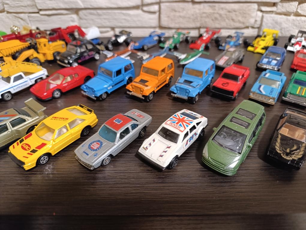 Autíčka staré modely angličáky 80. léta. - 13