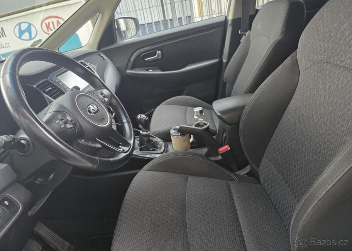 Kia Carens 1.7 - 1. MAJ - 7 MÍST - 13