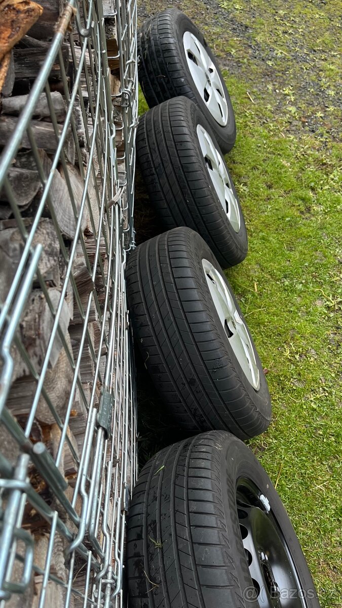Sada kol VW Multivan T7 215/65/R16 - 13
