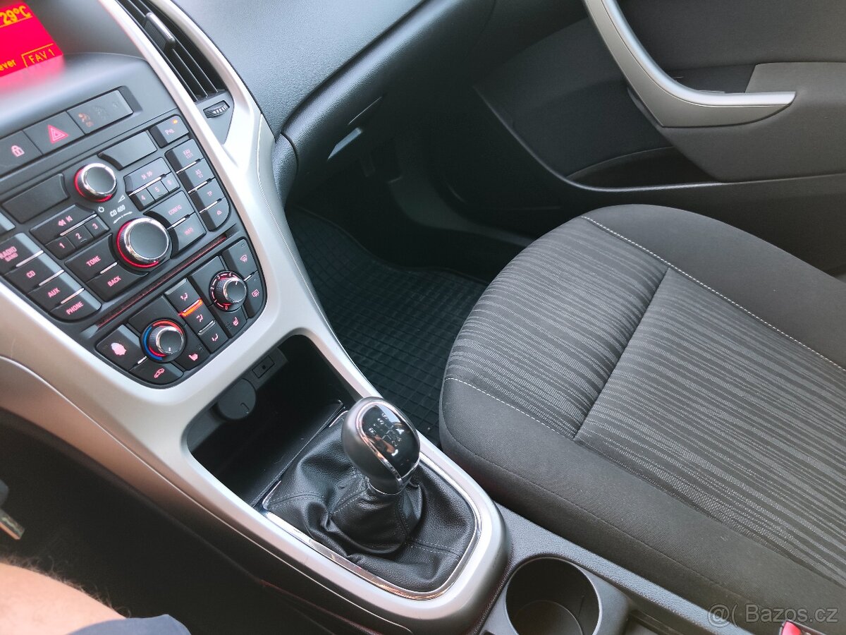 OPEL ASTRA 1.6i - ZACHOVALÁ - 13