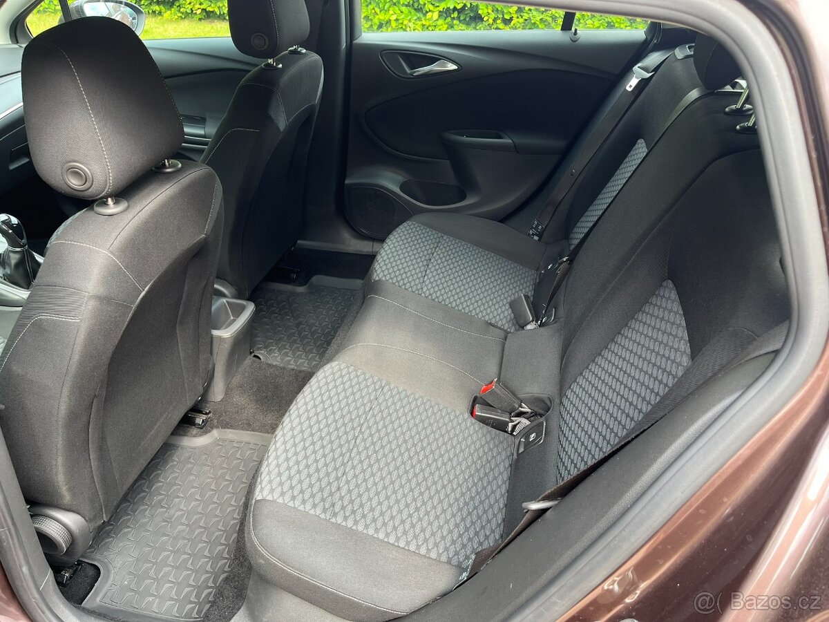 Opel Astra 1.4 T 92kW Tempomat Serviska - 13