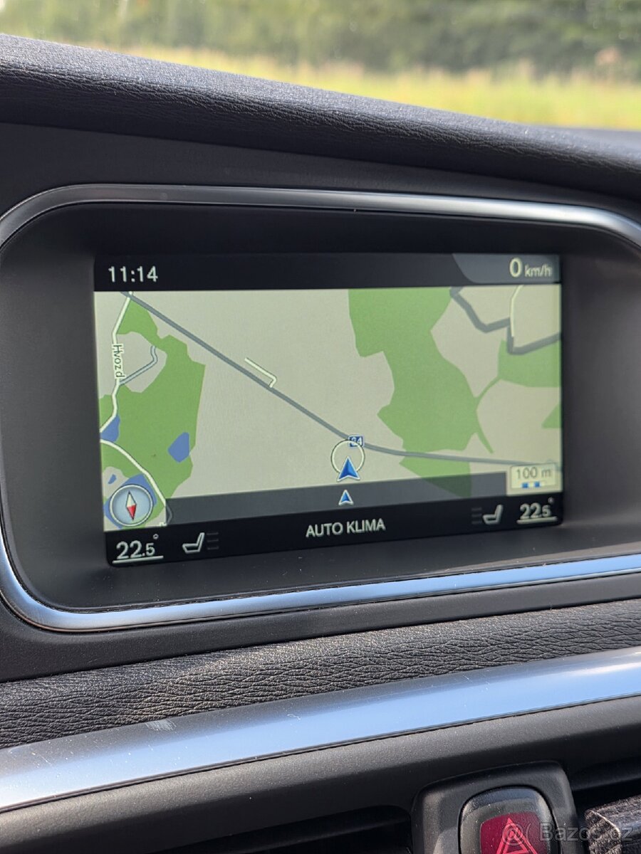 Volvo V40 D4 R-Design - 13