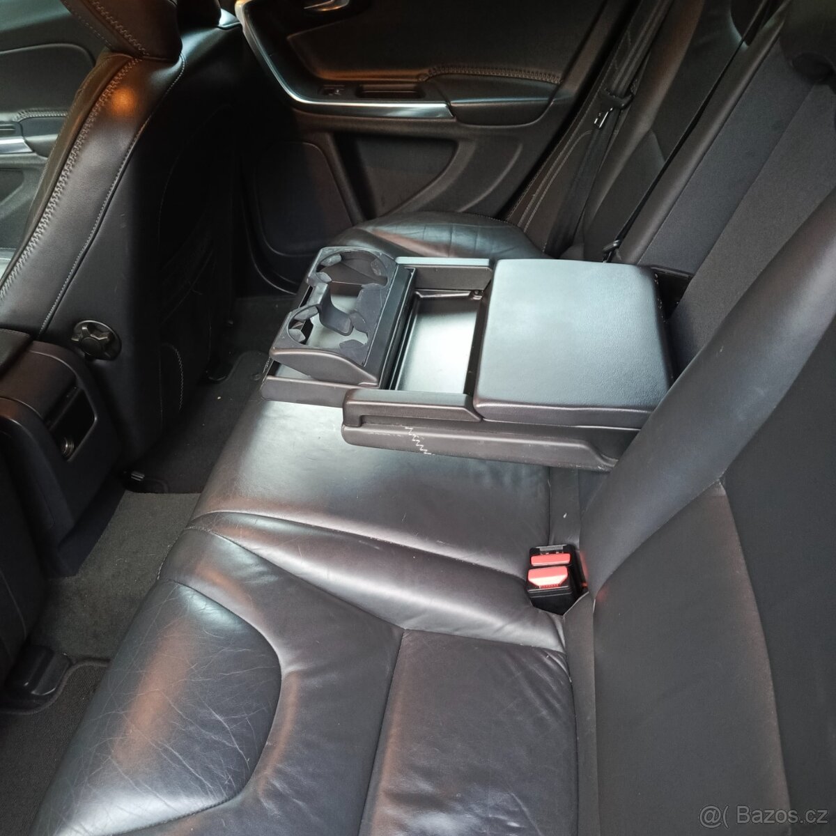 Volvo V60 D4 120kw - 13