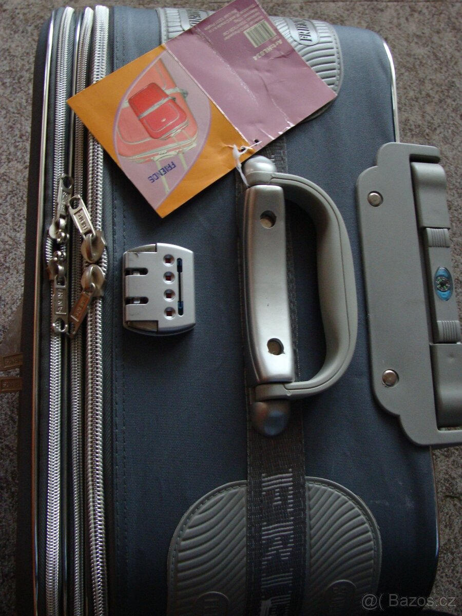cestovní kufr - 13