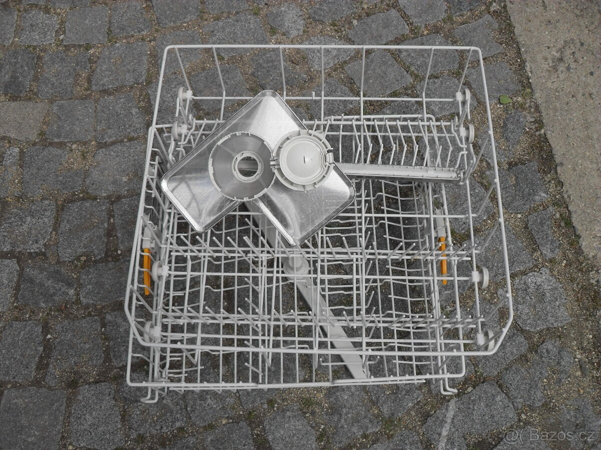 MIELE VESTAVNÁ MYČKA,PŘIHRÁDKA NA PŘÍBORY,LCD,TURBO,TOP ZNAČ - 13