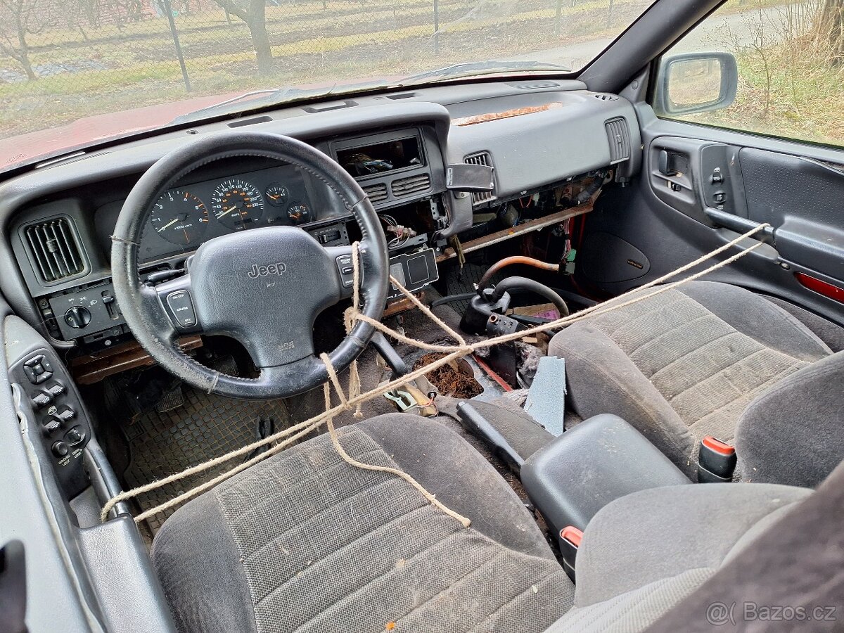 Jeep Grand Cherokee - 13