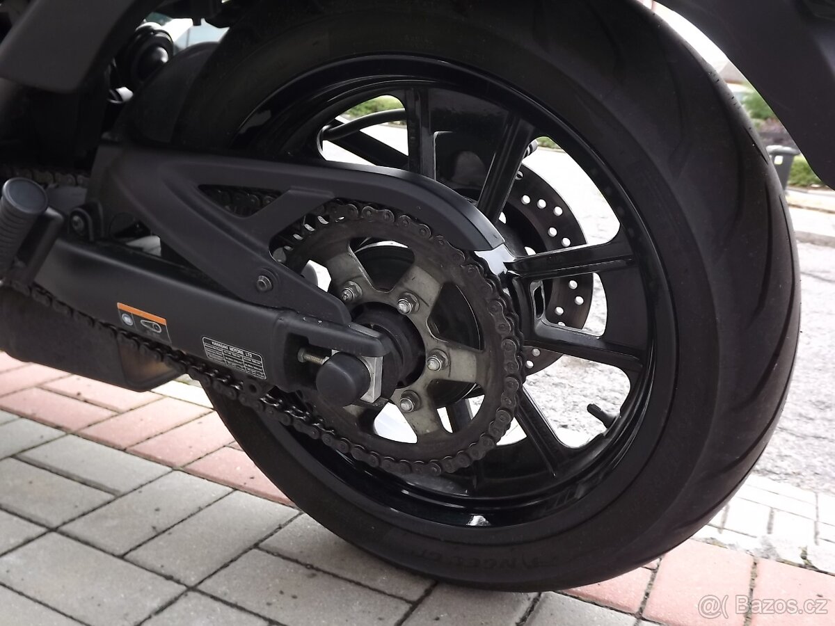 Kawasaki Vulcan S - 13