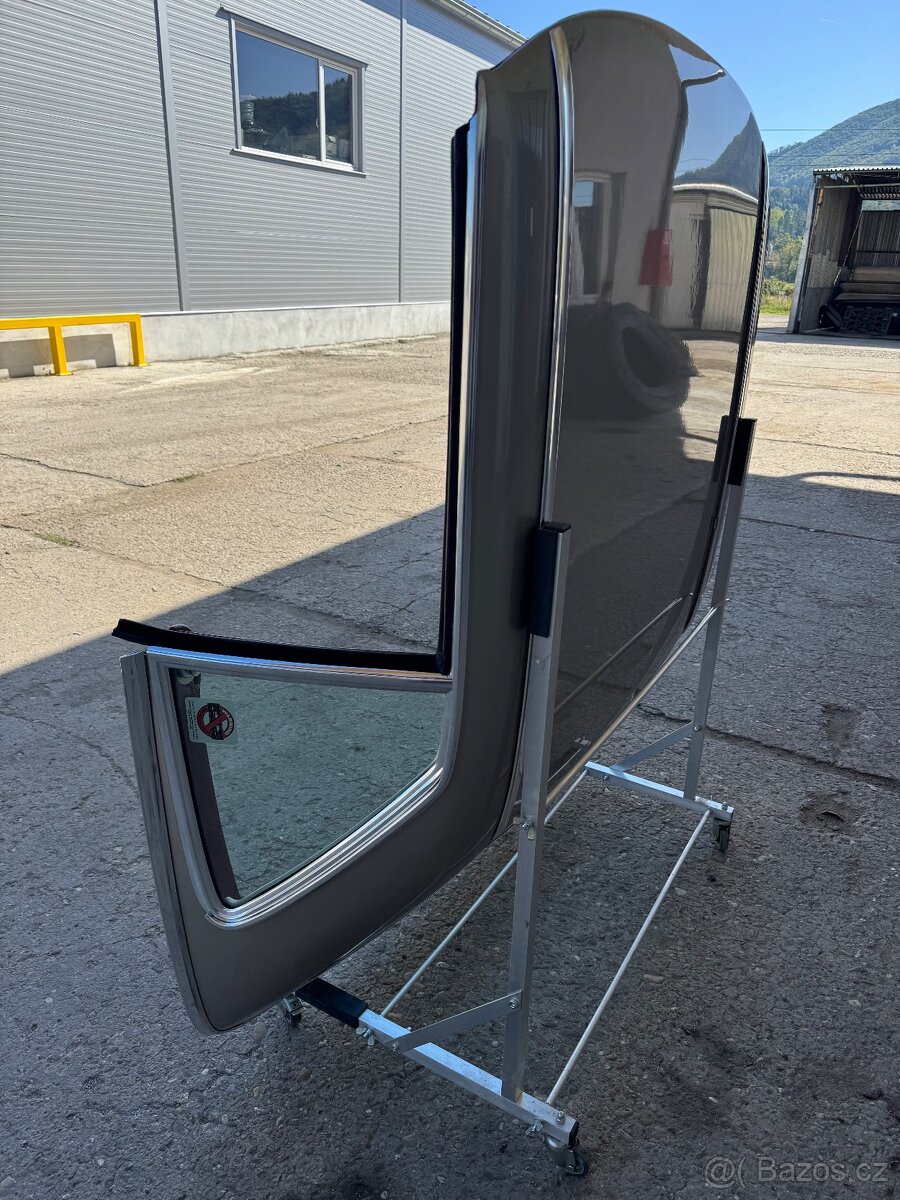 Mercedes SL560 R107 - 13