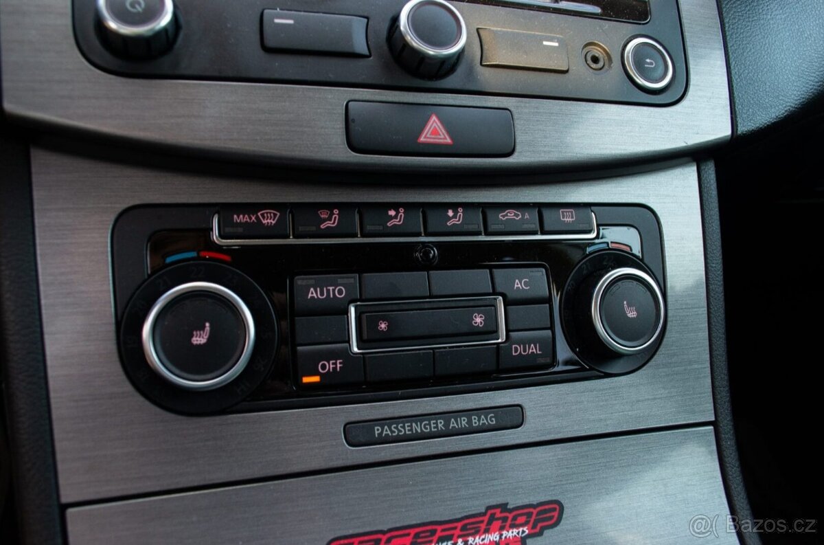 Volkswagen Passat B7 Combi 2.0 TDI DSG - 13