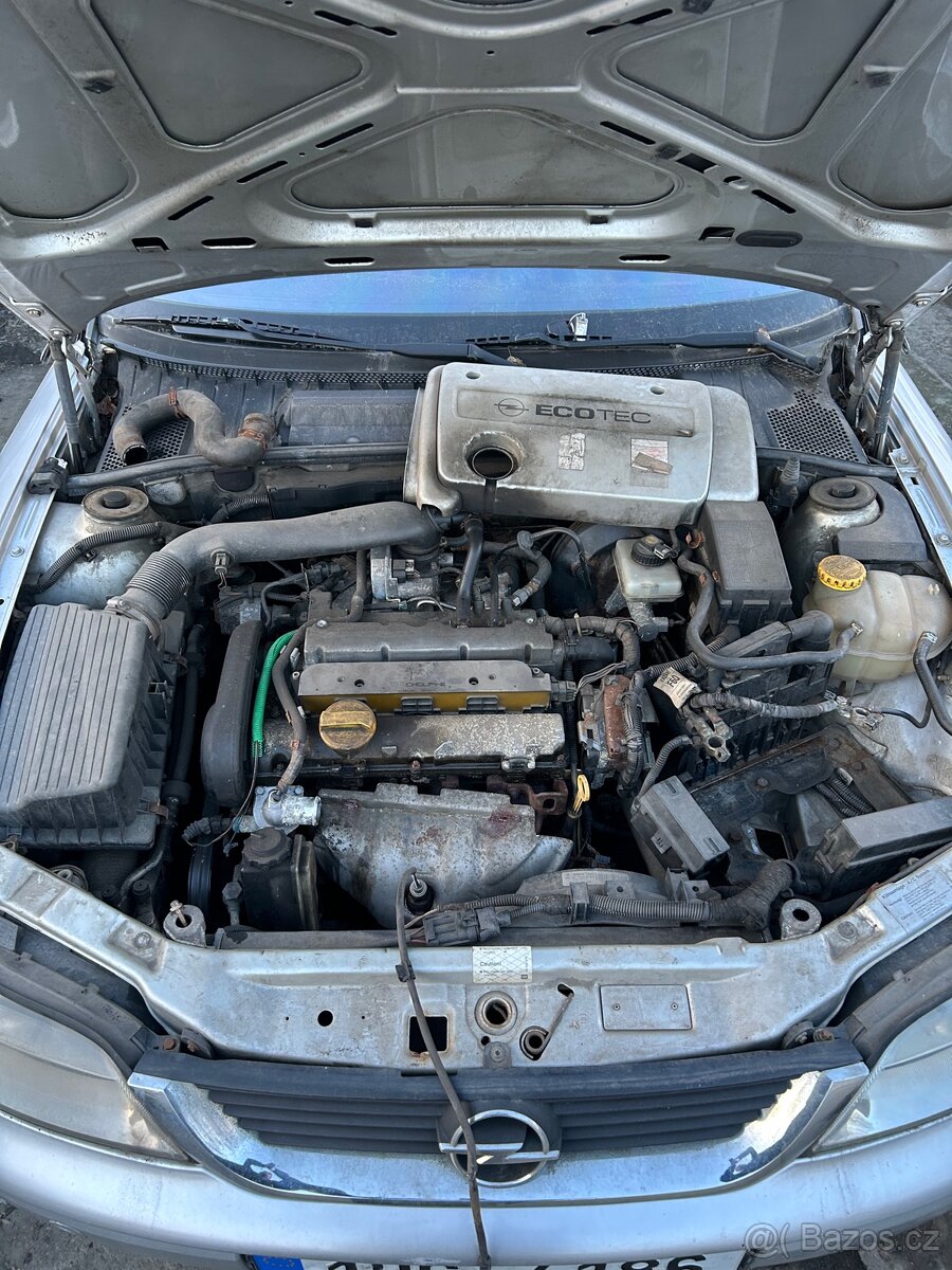 Opel Vectra B Díly - 13