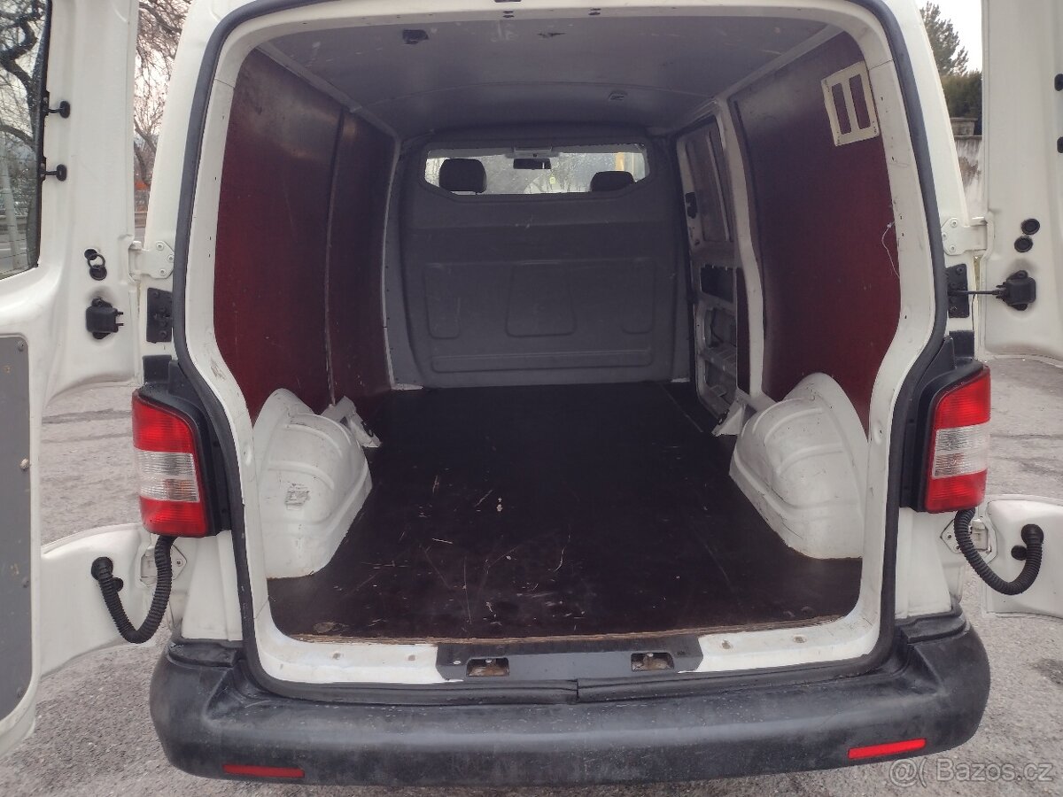 VW Transporter T5.1 2.0TDI - 13