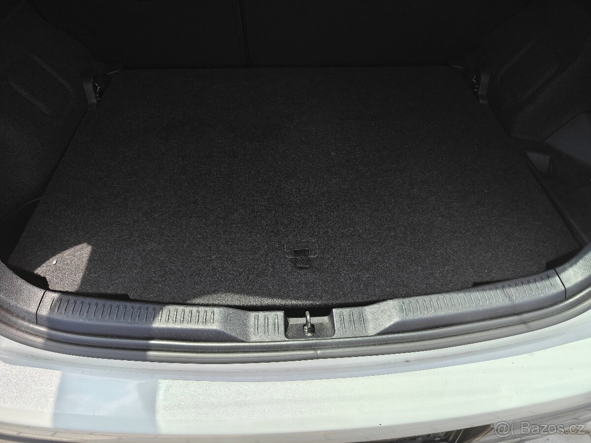 Toyota Auris 1.8 hybrid - 13