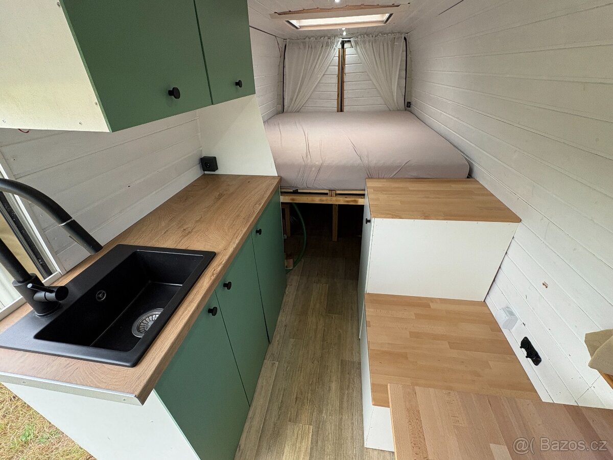 Obytná dodávka VW LT46, 2.5 TDI - 13