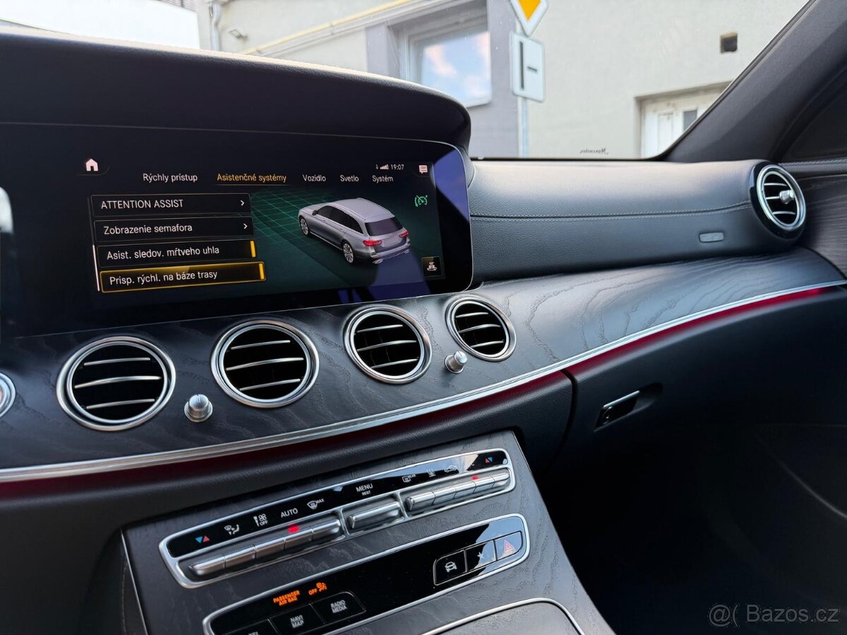 Mercedes Benz E300 de Amg - 13