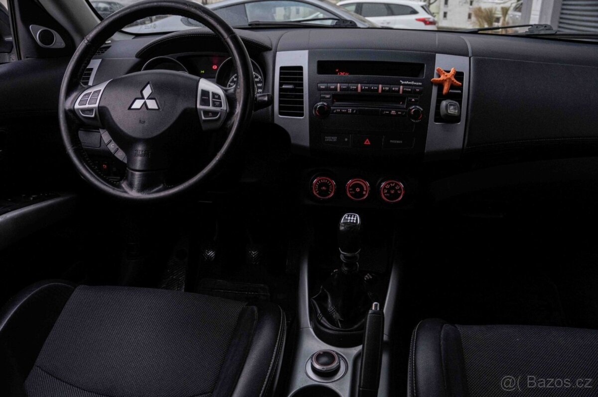 Mitsubishi Outlander 2.2 DI-D - 13