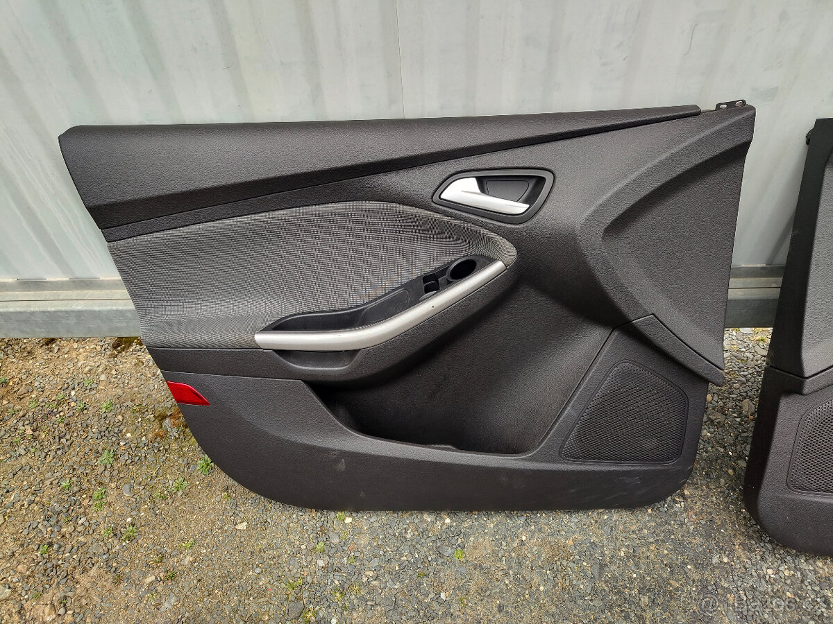 Sedačky, tapeci Focus III - hatchback - 13