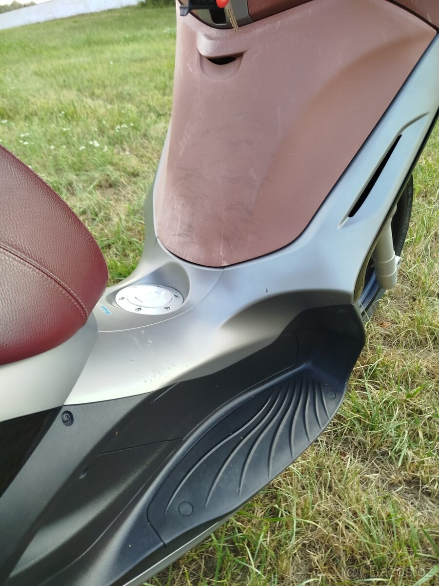 Piaggio Beverly 350 - 13