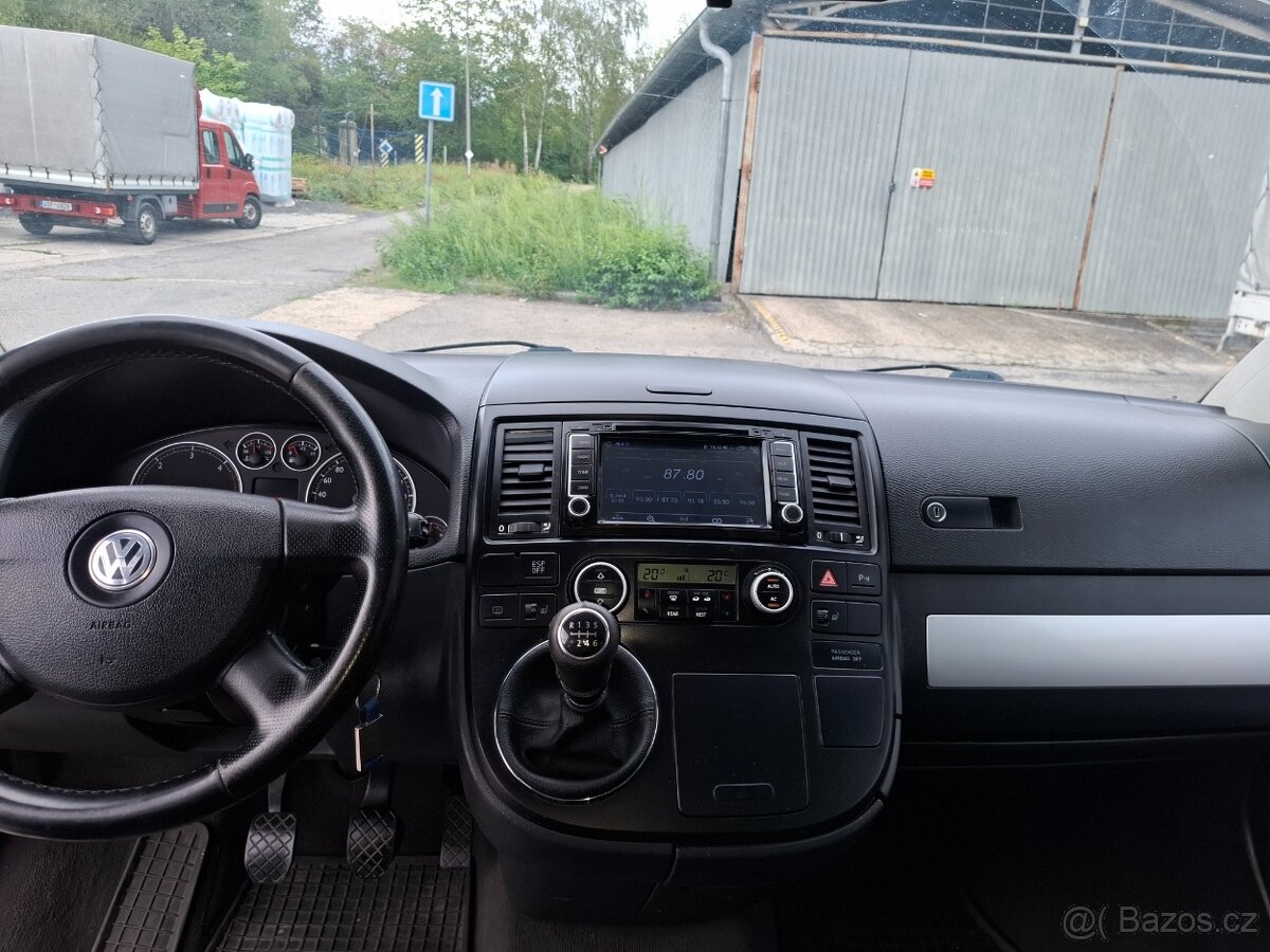 VW Multivan T5 2.5 TDI 128kW (BPC) | Edice UNITED - 13