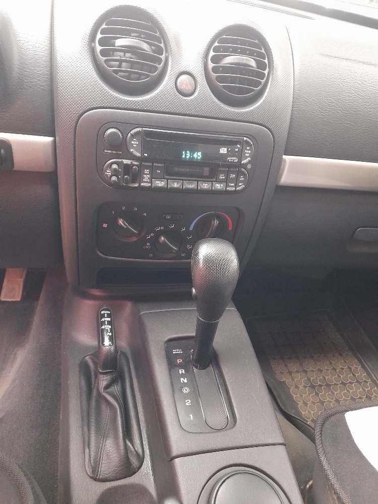 Jeep Cherokee (rok 2003) - 13
