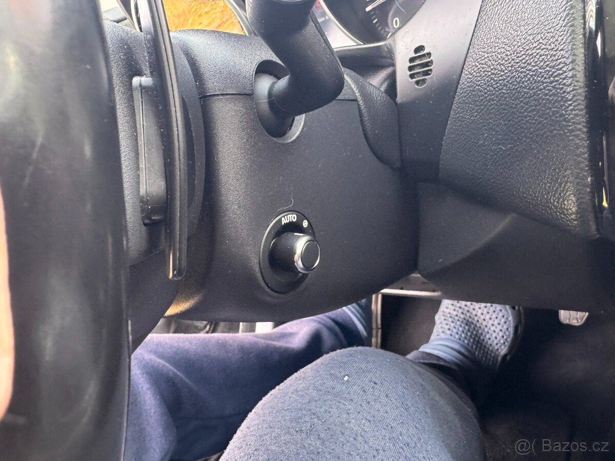 Prodám Jaguar XE 2.0D 132kw Max výbava HSE - Motor K.O. - 13