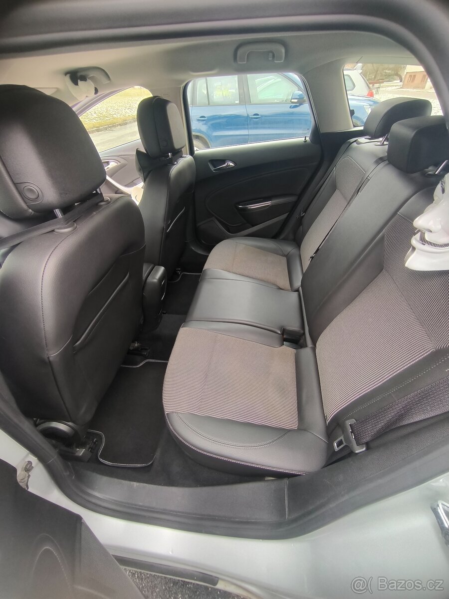 Opel Astra J 1.4 16V, 103kw, 2011 - 13