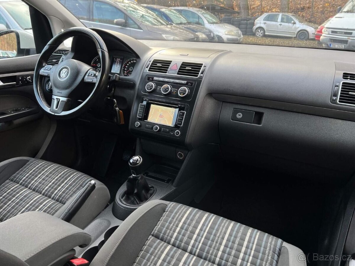 Volkswagen Cross Touran 2.0 TDI 103 kW 2013 klima tempomat - 13