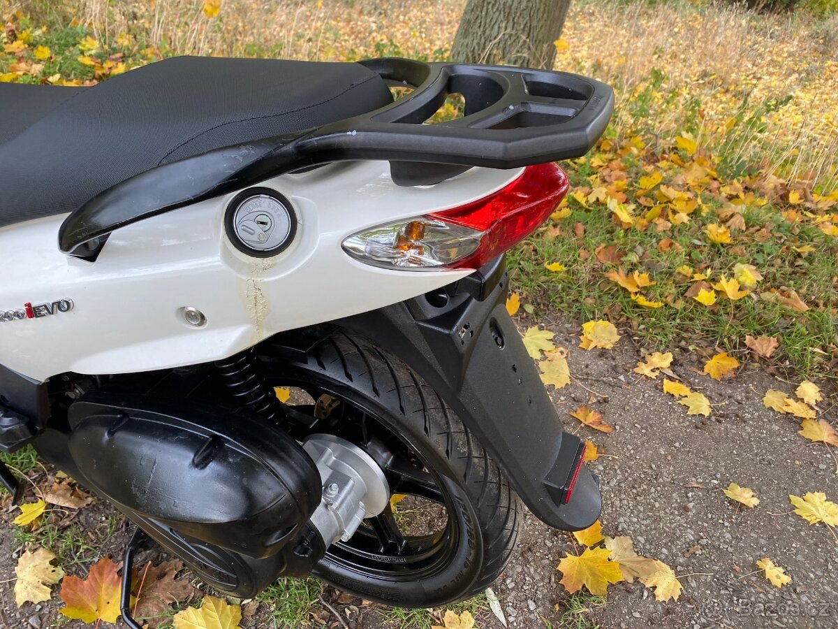 Sym hd 200i evo - 13