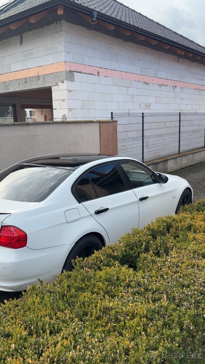 BMW E90 320d xDrive Automat - 13