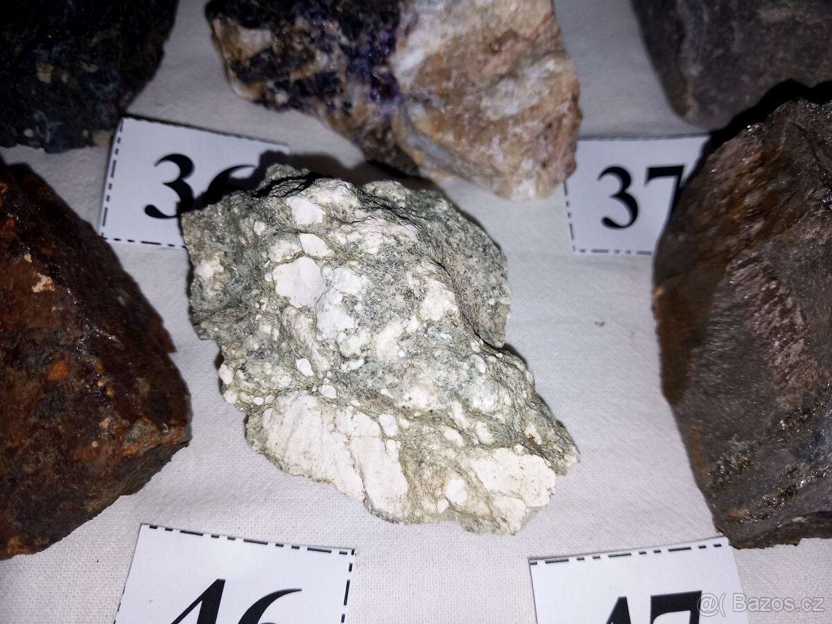 S87 Sbírka 49 ks minerálů - 13