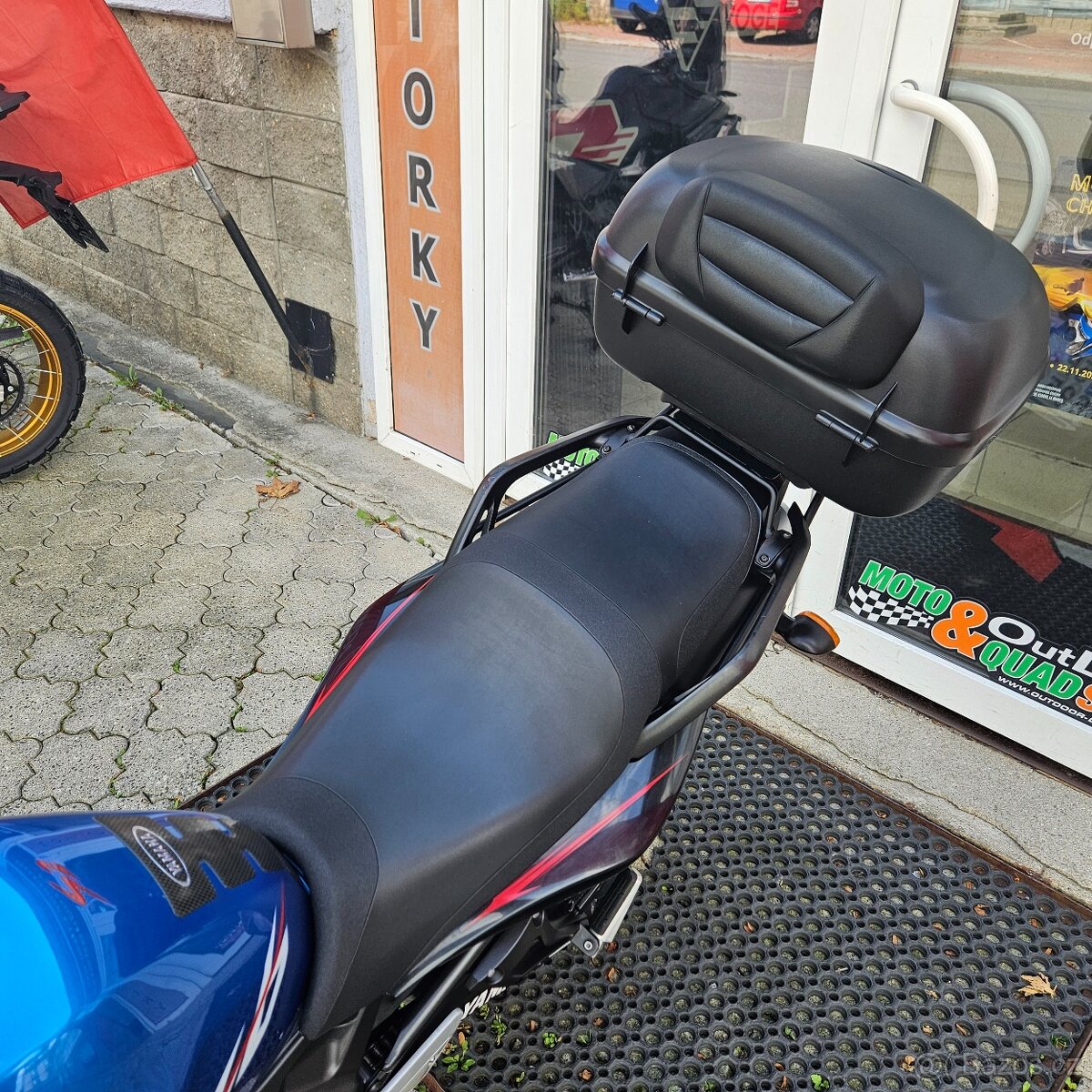Yamaha FZ 6 Fazer, 1x zadní kufr, 2x klíč - 13